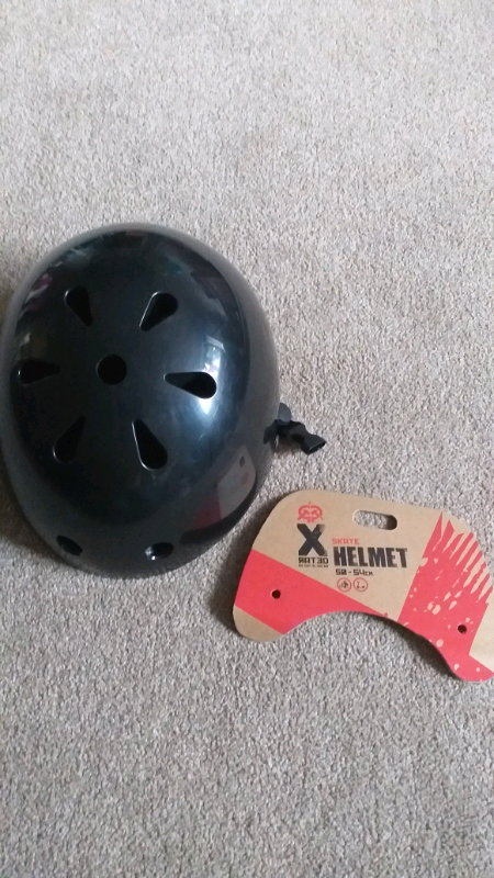 skate helmets halfords